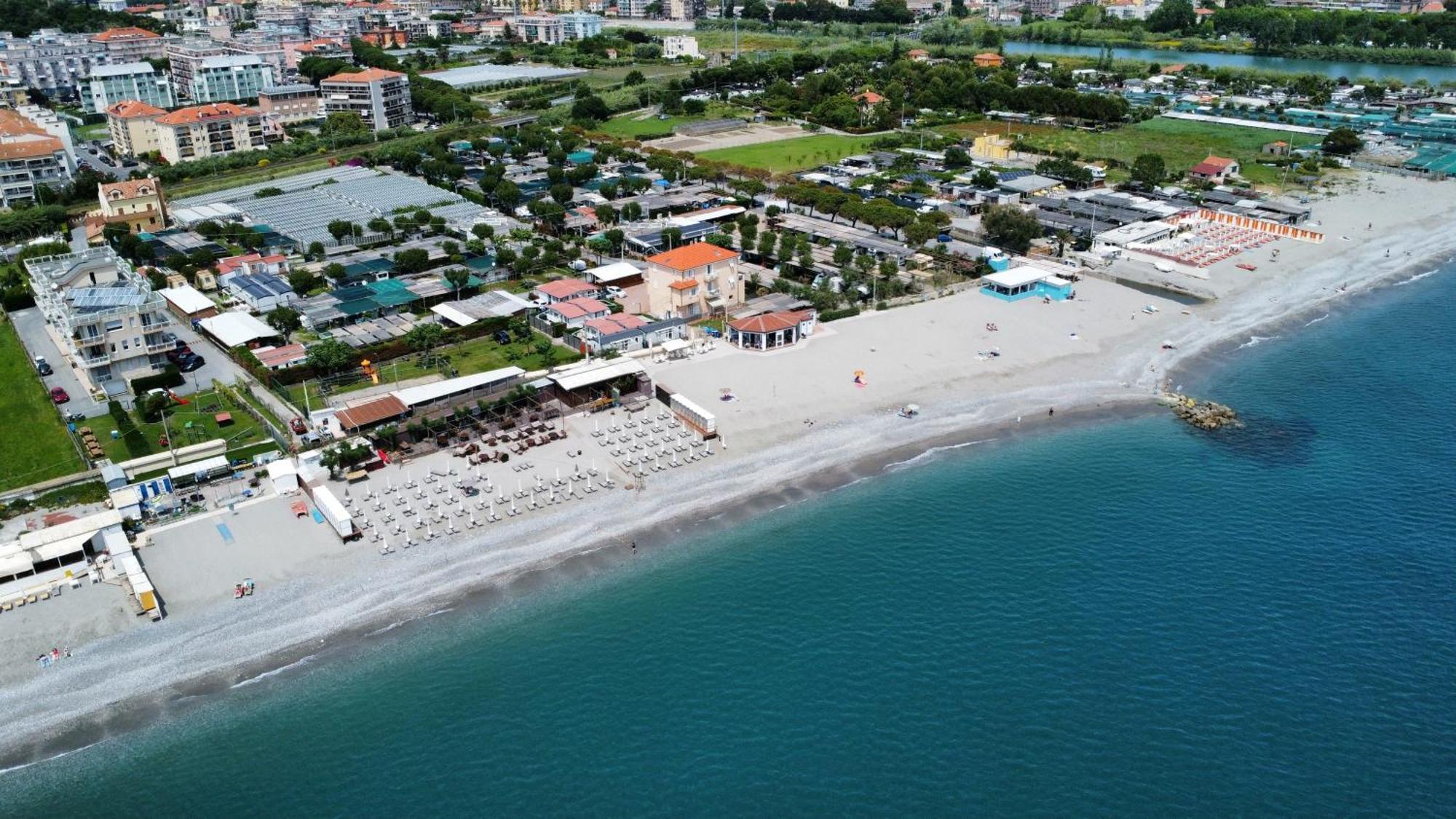 Residence Riviera Albenga Exteriér fotografie