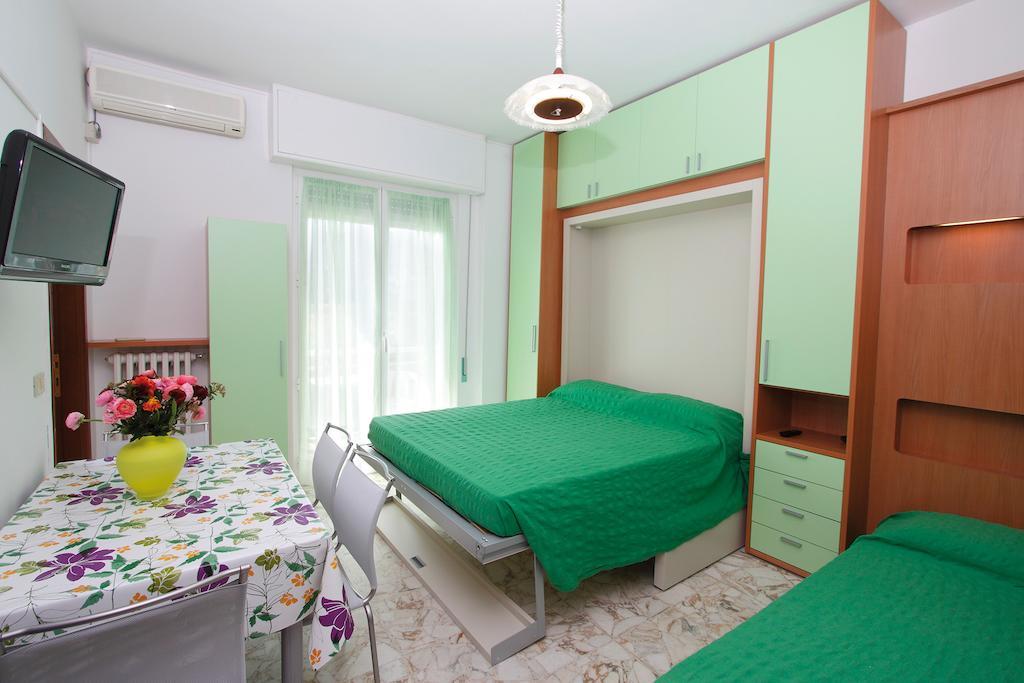 Residence Riviera Albenga Pokoj fotografie
